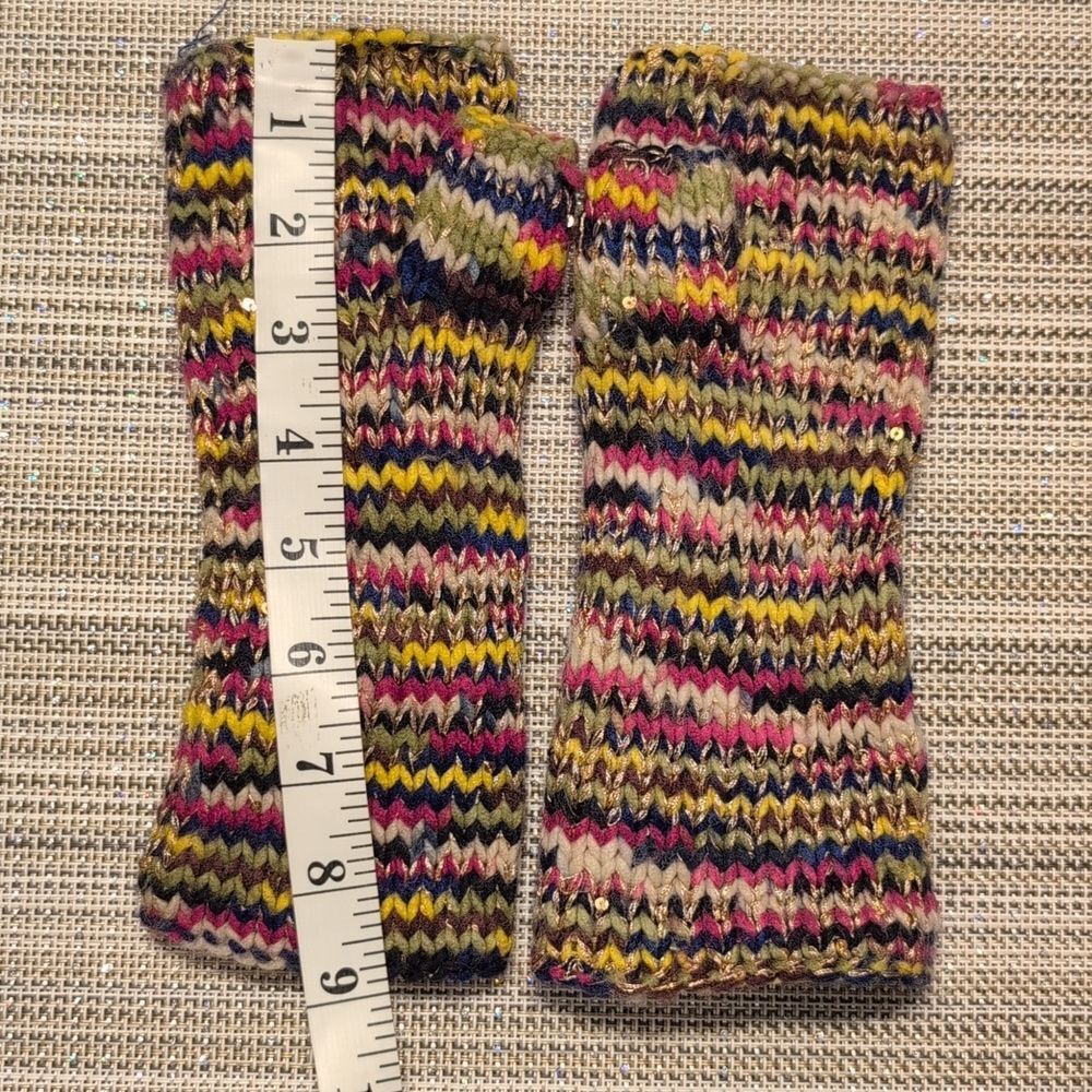 Colorful Knit Mittens - Picture 5 of 5